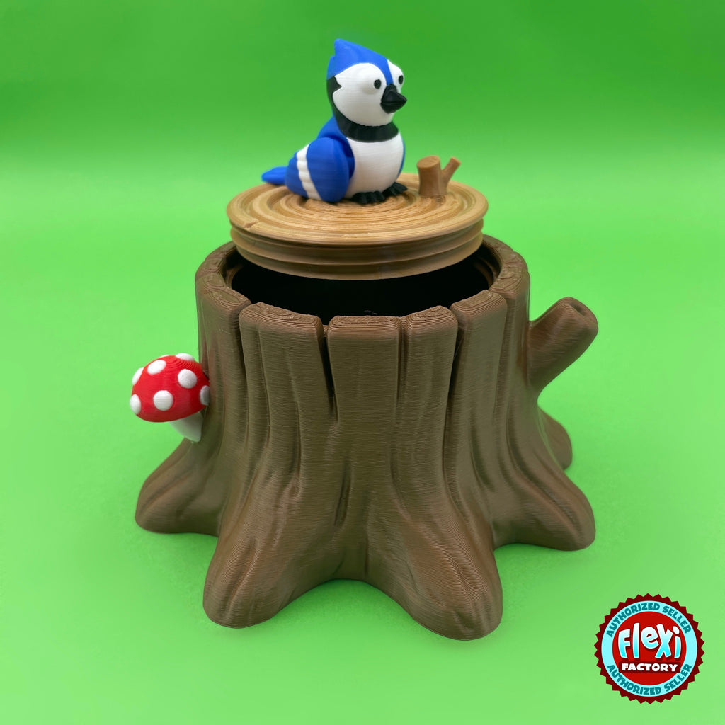 Cute blue jay keychain, 3D printed by RU3D – tree stump box lid open. Blue, white and black bird with tree stump box.