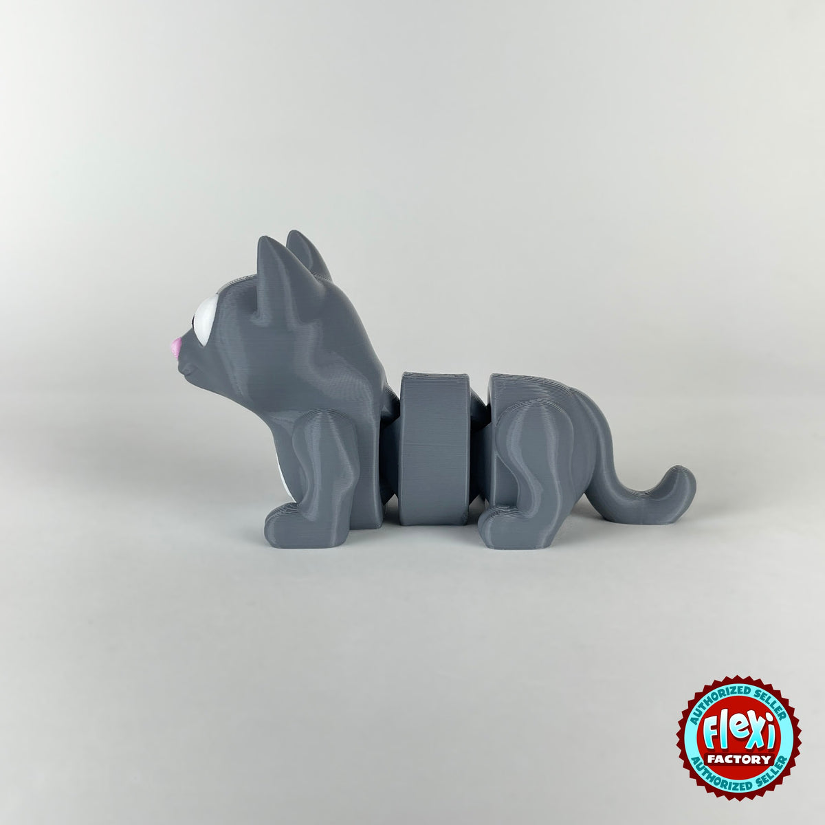Cute cat keychain, 3D printed by RU3D – grey cat side view facing left. Black cat and grey cat with yarn balls.