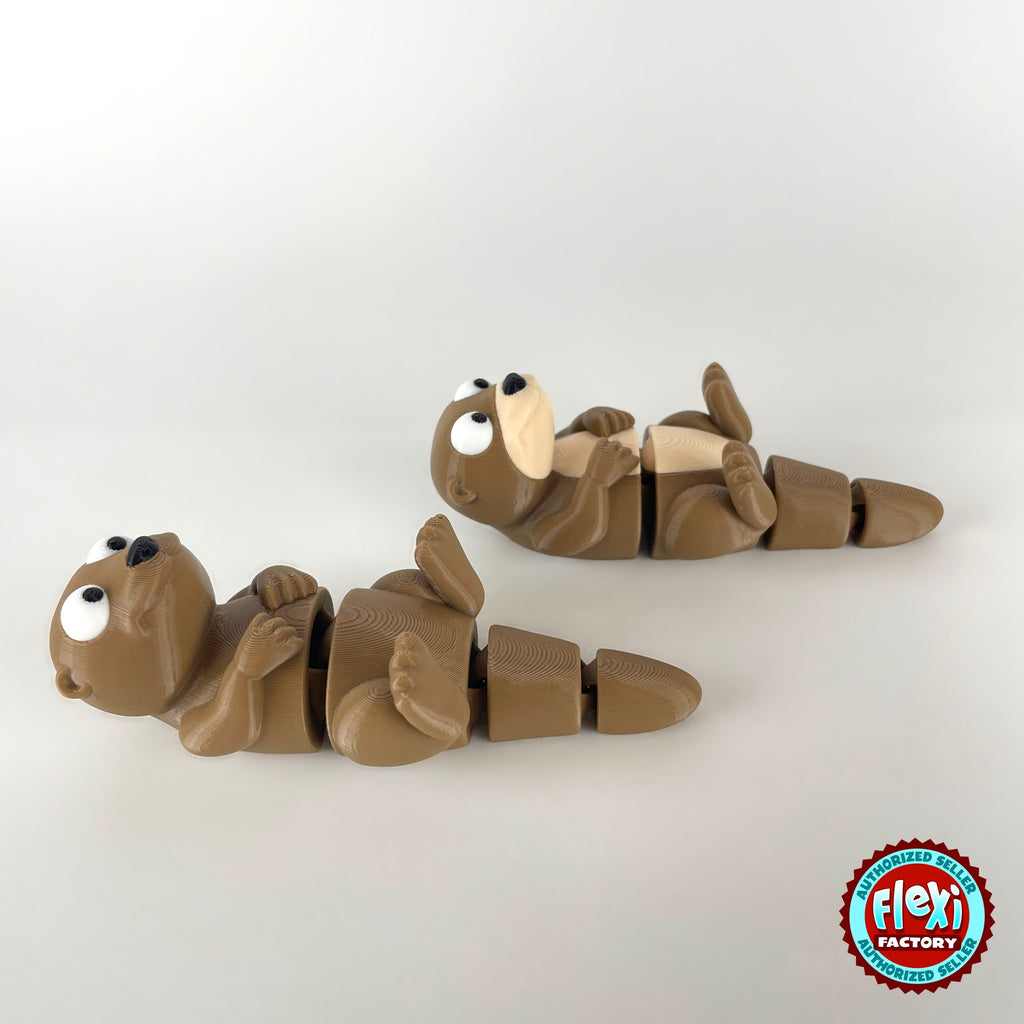 Cute river otter keychain, 3D printed by RU3D – pair of otters lying down. Brown with cream belly.