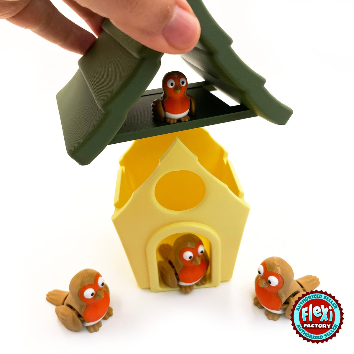 Cute robin keychain, 3D printed by RU3D – birdhouse roof open. Brown with orange-red breast and birdhouse playset.
