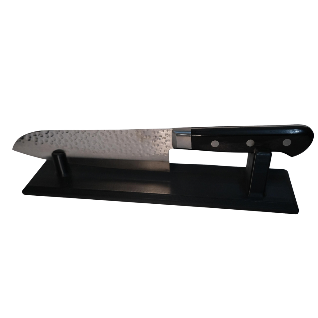 Black knife display stand 3D printed by RU3D with knife – angled view